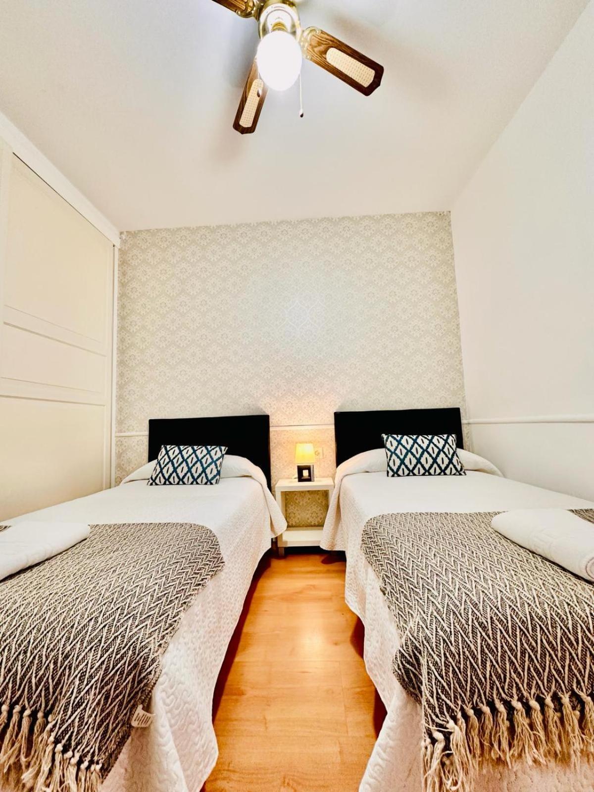 Apartamento Turistico Pizarro Меріда Екстер'єр фото
